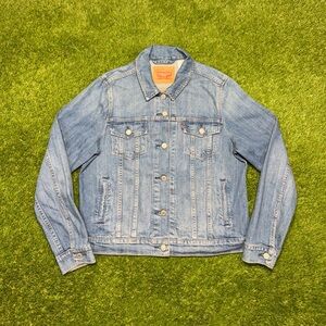Levi’s Trucker Denim Jean Jacket Women’s Size XL Light Wash
